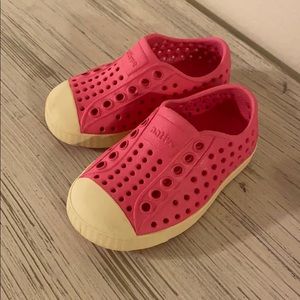 EUC Size 4 Pink Native shoes